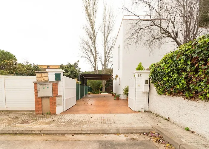 Casa Con Gran Jardin Cerca De La Playa - Baix